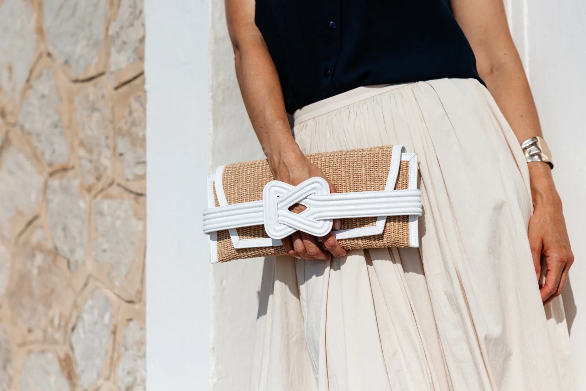ÉRIU EAST WEST CLUTCH Beige Raffia White Leather
